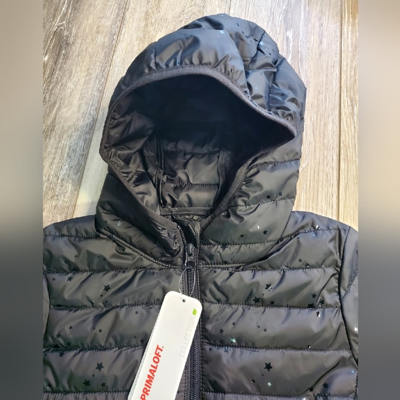 GAP gender neutral PrimaLoft  black on black stars puffer jacket Size 6-7 - Picture 8 of 10